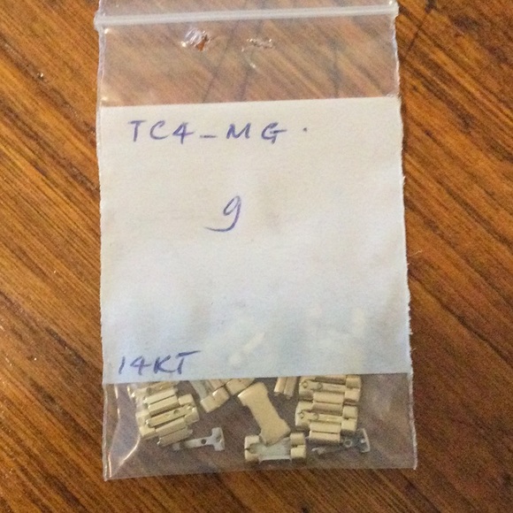 Vintage 14k Gold Plated Seiko Quartz Watch - Picture 8 of 9